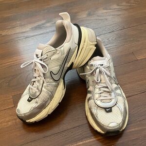 Nike V2K Runners